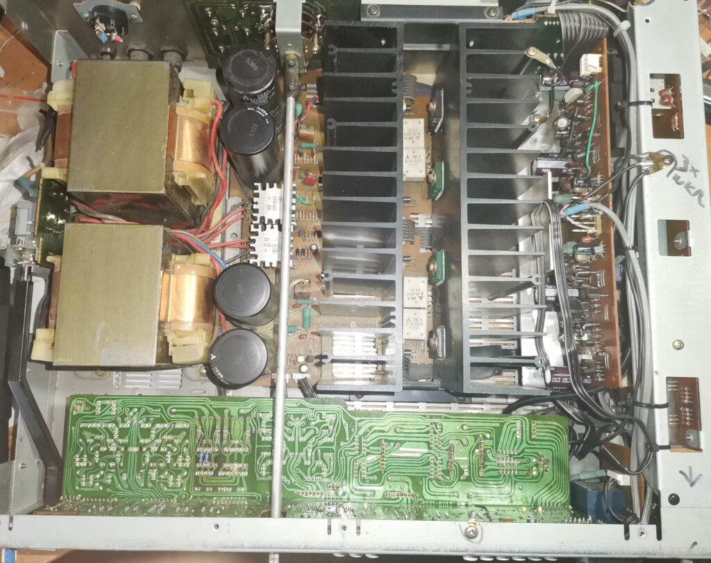 Harman Kardon PM665 inside