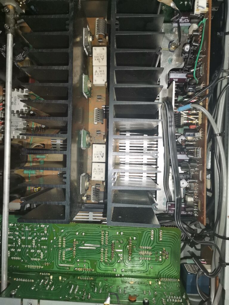 Harman Kardon PM665 inside